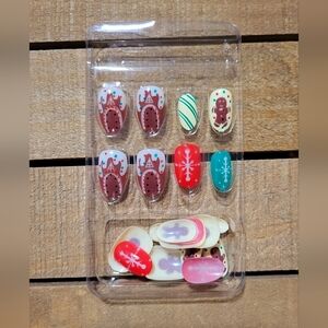 Boutique Christmas Press On Nails